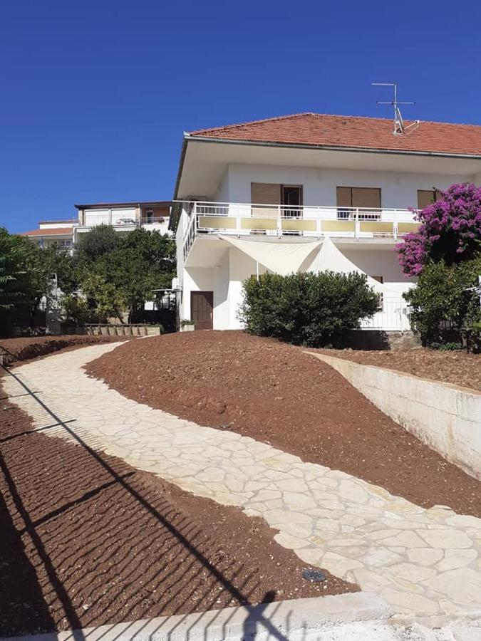 Apartman Simac Okrug Gornji Trogir Buitenkant foto