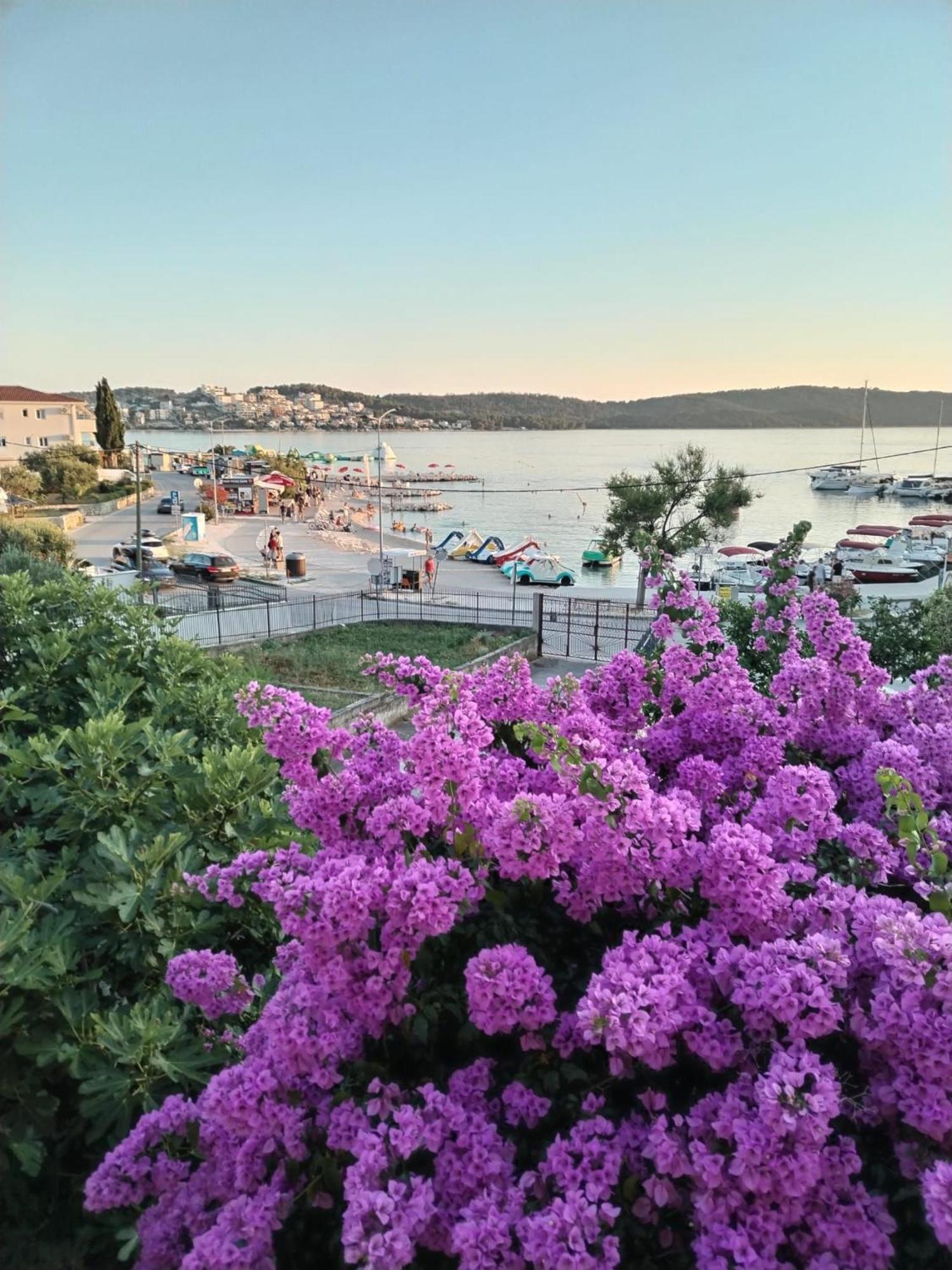 Apartman Simac Okrug Gornji Trogir Buitenkant foto